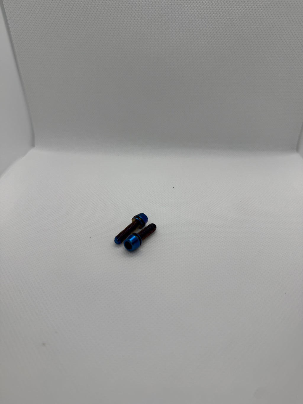 Surron throttle bolts