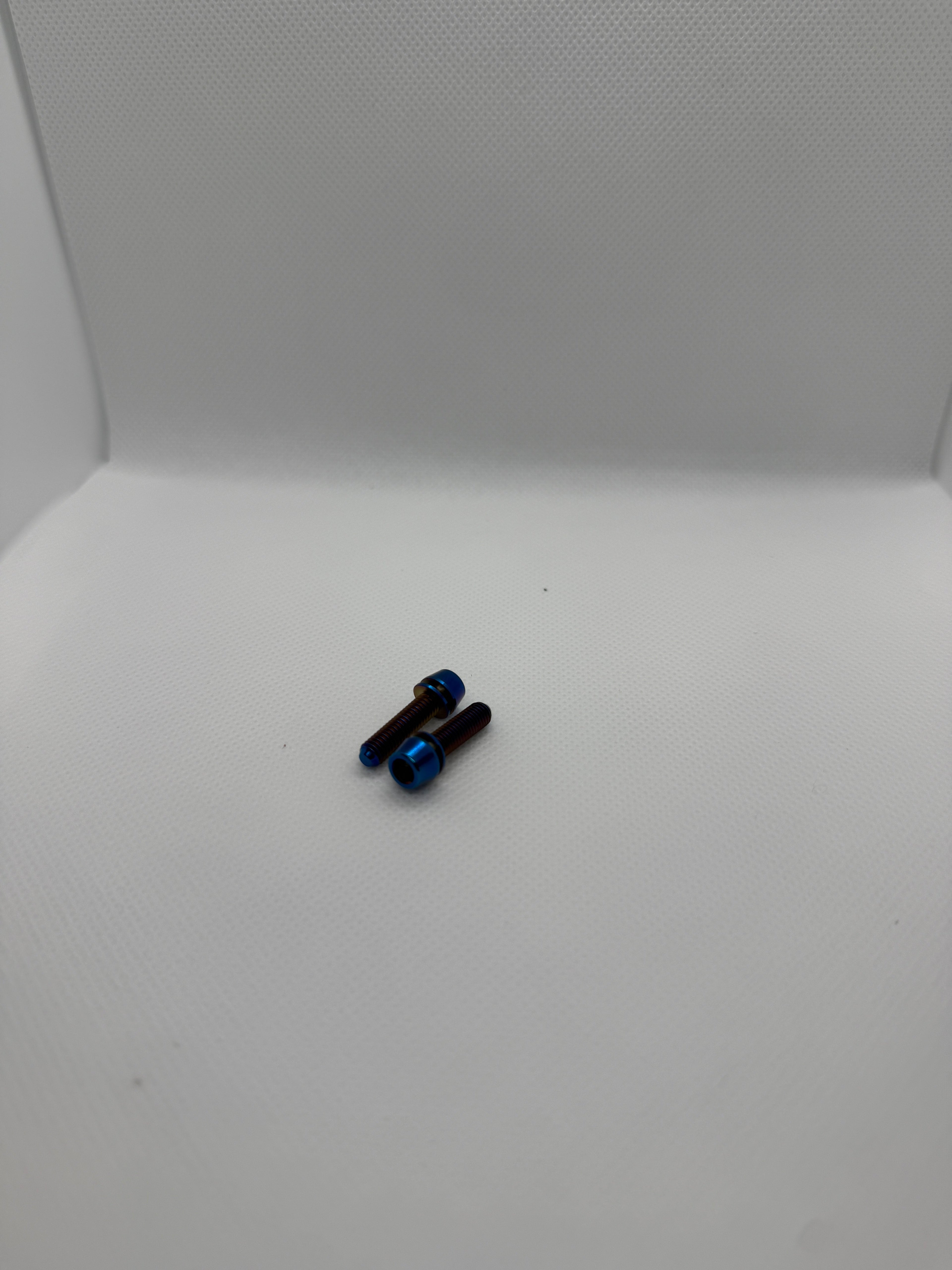 Surron throttle bolts