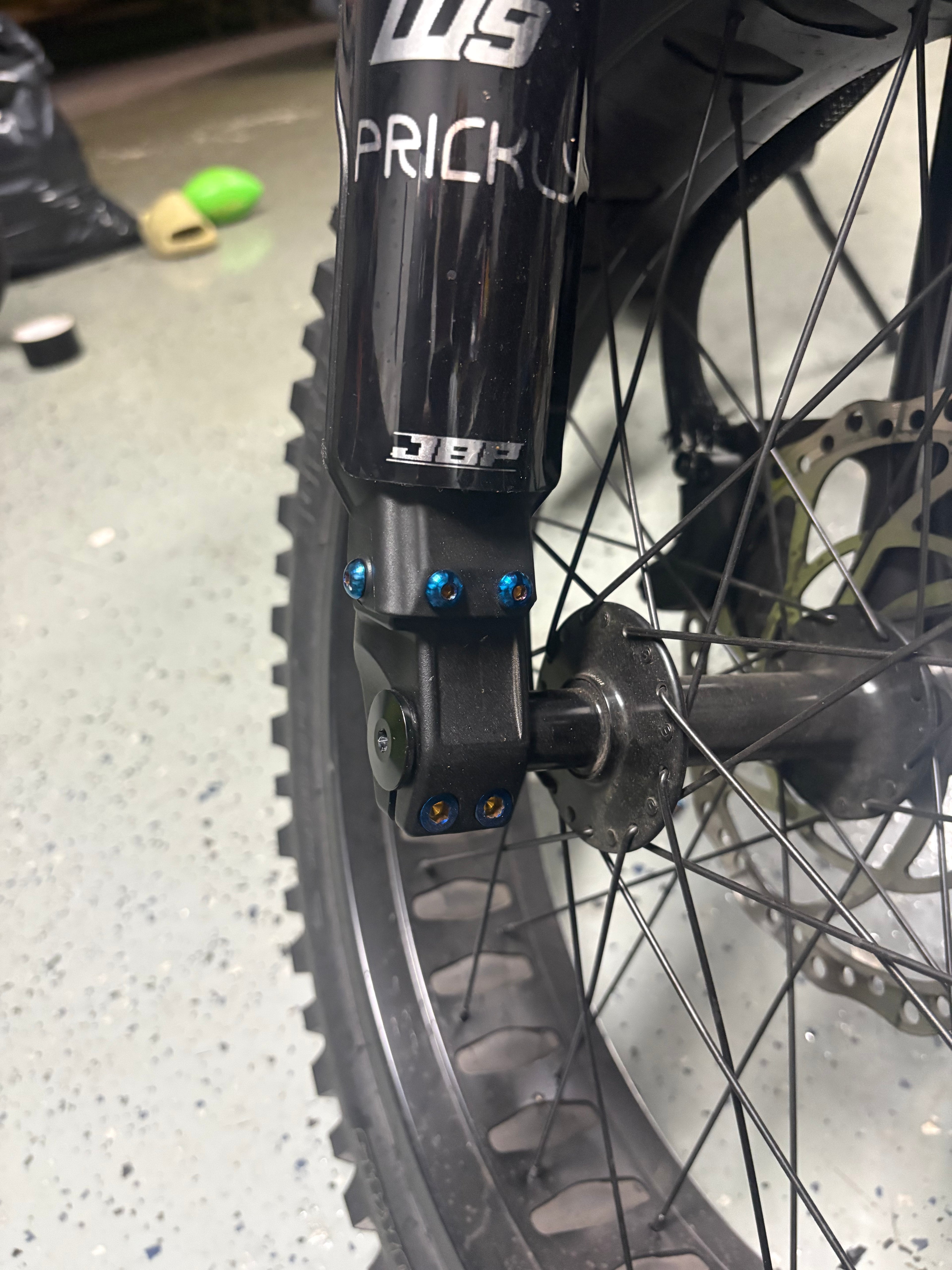 Front axle titanium pinch bolts